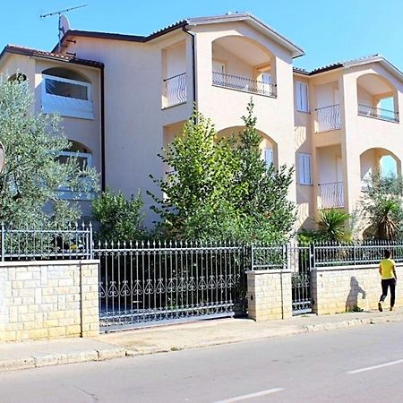 House Laura 200M From The Beach And The Center Apartamento Poreč Exterior foto